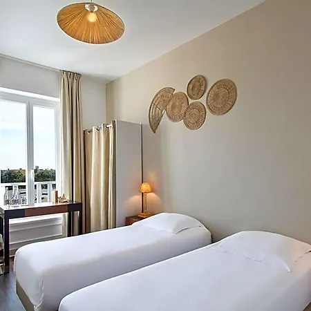 De La Otel 2*